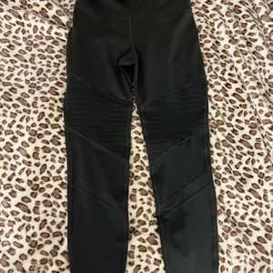 Old Navy Elevate Go Dry Leggings